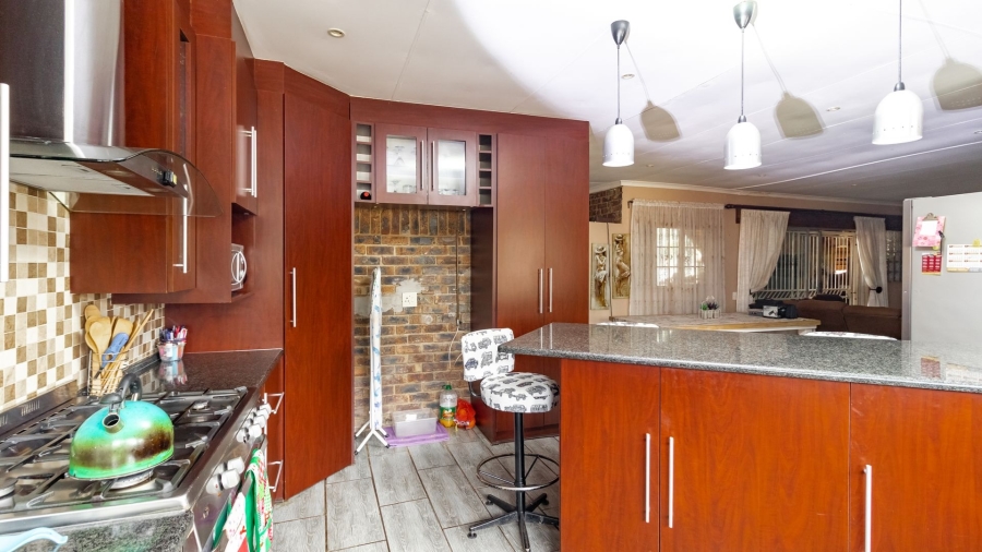 5 Bedroom Property for Sale in Cashan North West